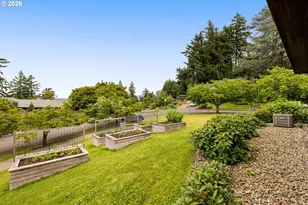 6809 SE Ash St, Portland, OR 97215 - Photo 36