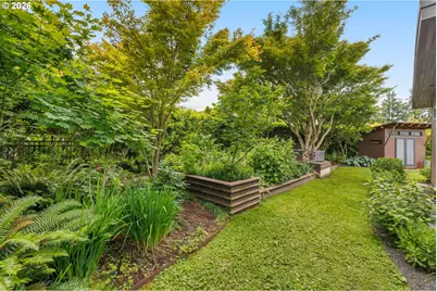 6809 SE Ash St, Portland, OR 97215 - Photo 40