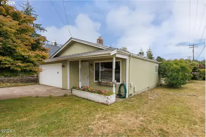 806 NE Douglas St, Newport, OR 97365 - Photo 1