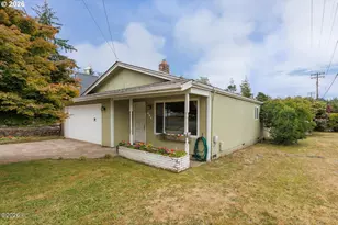 806 NE Douglas St, Newport, OR 97365 - Photo 1
