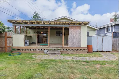 806 NE Douglas St, Newport, OR 97365 - Photo 24