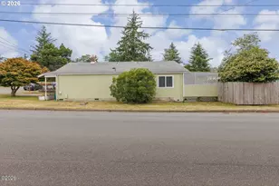 806 NE Douglas St, Newport, OR 97365 - Photo 26