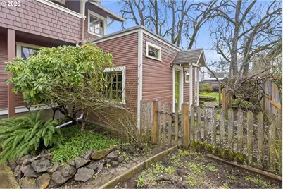 835 Ash Ave, Cottage Grove, OR 97424 - Photo 32