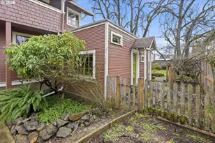 835 Ash Ave, Cottage Grove, OR 97424 - Photo 32