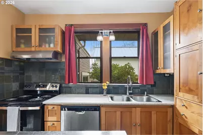 835 Ash Ave, Cottage Grove, OR 97424 - Photo 14