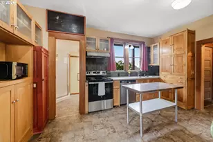 835 Ash Ave, Cottage Grove, OR 97424 - Photo 10