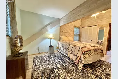 70700 Majestic Shores Rd, North Bend, OR 97459 - Photo 18