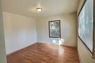 4713 N Commercial Ave, Portland, OR 97217 - Photo 2