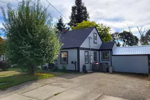 634 E Main St, Sheridan, OR 97378 - Photo 2