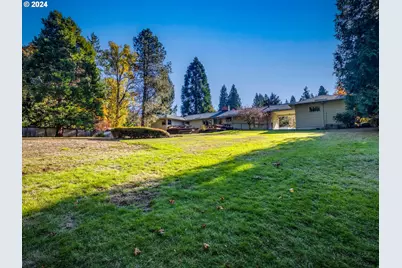 3893 Cedaroak Dr, West Linn, OR 97068 - Photo 34
