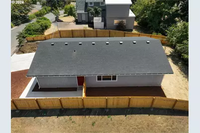 1237 SE Washington Ave, Roseburg, OR 97470 - Photo 26