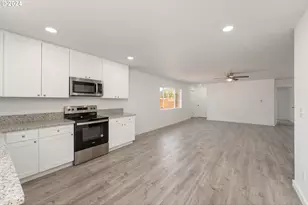 1237 SE Washington Ave, Roseburg, OR 97470 - Photo 10