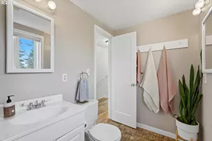 221 SE 109th Ave, Portland, OR 97216 - Photo 30