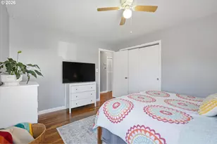 221 SE 109th Ave, Portland, OR 97216 - Photo 22