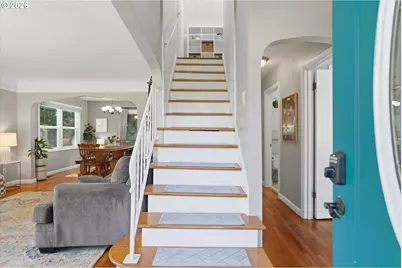 221 SE 109th Ave, Portland, OR 97216 - Photo 10