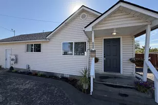 680 S 5th St, Harrisburg, OR 97446 - Photo 1