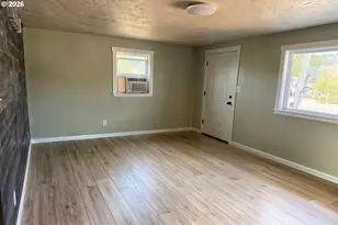680 S 5th St, Harrisburg, OR 97446 - Photo 4