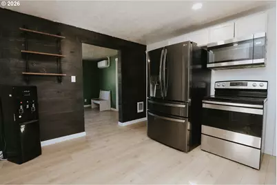 680 S 5th St, Harrisburg, OR 97446 - Photo 6
