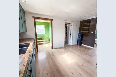 680 S 5th St, Harrisburg, OR 97446 - Photo 8