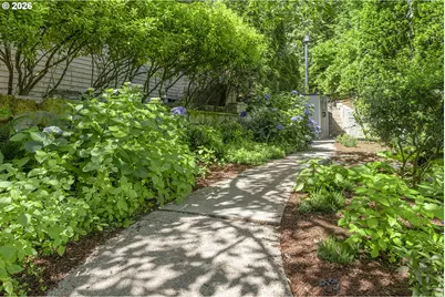 8453 SW 181st Ave, Beaverton, OR 97007 - Photo 44