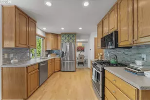 8453 SW 181st Ave, Beaverton, OR 97007 - Photo 10