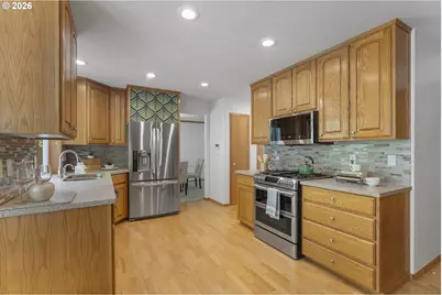 8453 SW 181st Ave, Beaverton, OR 97007 - Photo 12