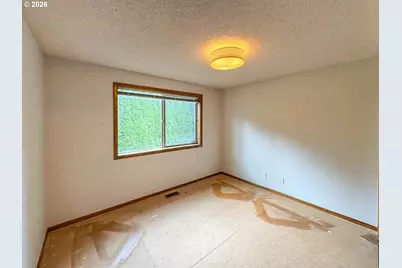 1886 Woodstock Cir, Salem, OR 97304 - Photo 22