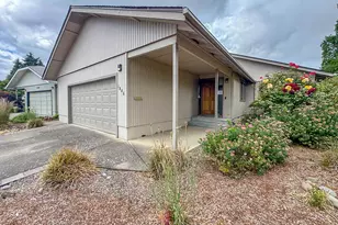 1886 Woodstock Circle, Salem, OR 97304 - Photo 6