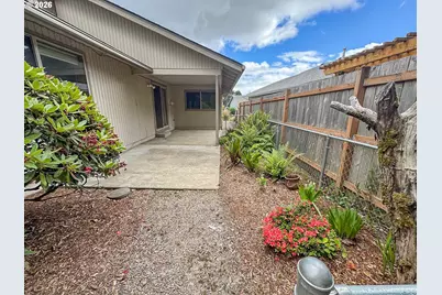 1886 Woodstock Cir, Salem, OR 97304 - Photo 28