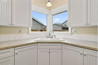 325 E Arlington St, Gladstone, OR 97027 - Photo 14