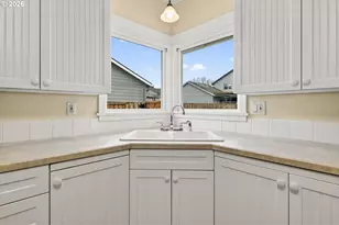 325 E Arlington St, Gladstone, OR 97027 - Photo 14