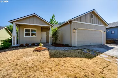 1847 S 61st St, Springfield, OR 97478 - Photo 2