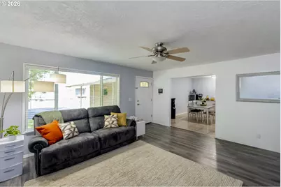 7904 SE 104th Ave, Portland, OR 97266 - Photo 6