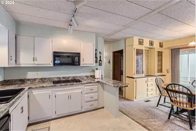 11602 SW Royal Villa Dr, Tigard, OR 97224 - Photo 6