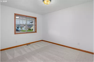 371 SW Kalmia Ave, Warrenton, OR 97146 - Photo 16