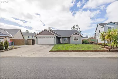 371 SW Kalmia Ave, Warrenton, OR 97146 - Photo 1