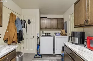 504 E 9th 14 St, Newberg, OR 97132 - Photo 12
