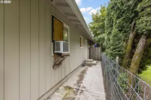 504 E 9th 14 St, Newberg, OR 97132 - Photo 16