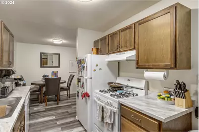 504 E 9th 14 St, Newberg, OR 97132 - Photo 12