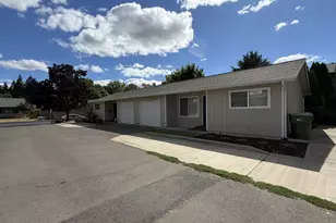 504 E 9th 14 St, Newberg, OR 97132 - Photo 2
