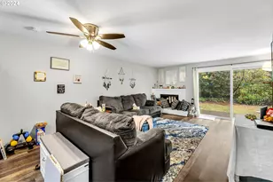 4117 NE 8th St, Gresham, OR 97030 - Photo 4