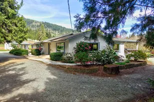 128 Market Ln, Myrtle Creek, OR 97457 - Photo 4
