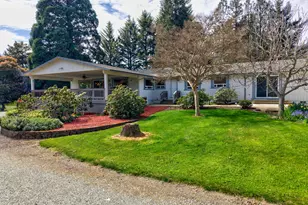128 Market Ln, Myrtle Creek, OR 97457 - Photo 2