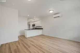 365 SE Kitzmiller Dr, Dallas, OR 97338 - Photo 2