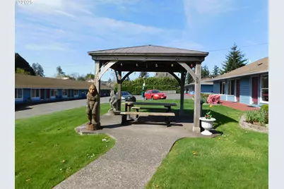 787 N Central Blvd, Coquille, OR 97423 - Photo 10