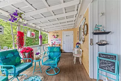 692 18th Ave, Coos Bay, OR 97420 - Photo 14