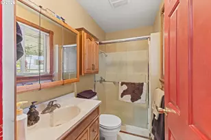 692 18th Ave, Coos Bay, OR 97420 - Photo 32