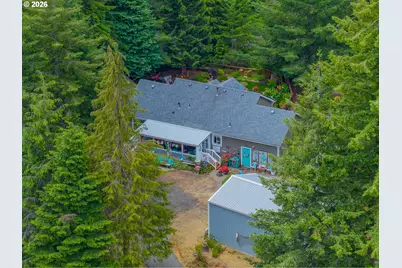 692 18th Ave, Coos Bay, OR 97420 - Photo 2