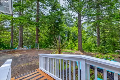 692 18th Ave, Coos Bay, OR 97420 - Photo 12