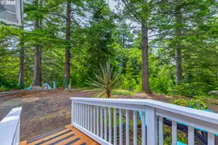 692 18th Ave, Coos Bay, OR 97420 - Photo 12